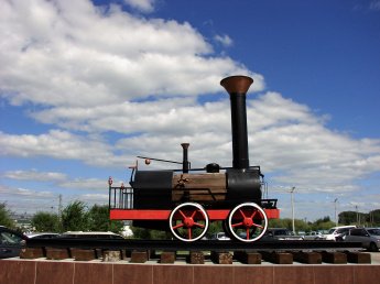Первый русский паровоз и его творцы